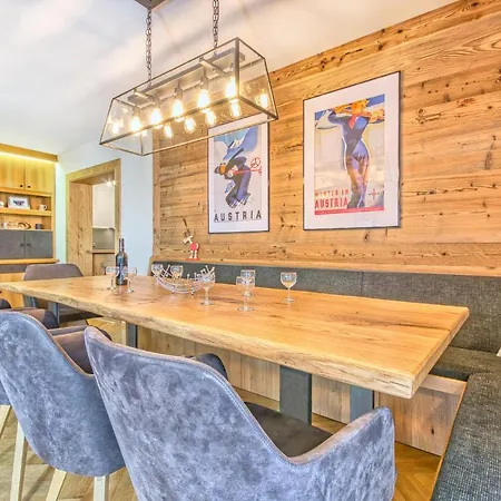 Antonia - By Alpen Τσελ αμ Ζέε