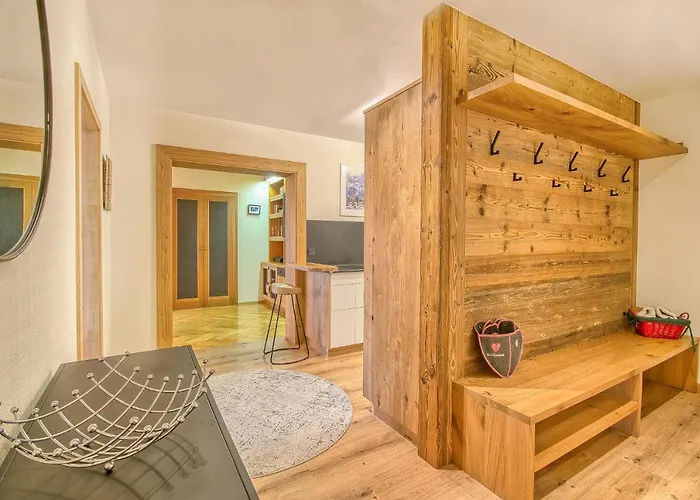Antonia - By Alpen Appartement Zell am See