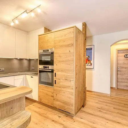 Antonia - By Alpen 滨湖采尔